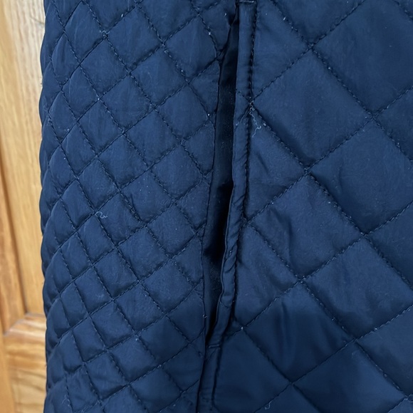 Croft & Borrow women’s vest - Picture 3 of 5